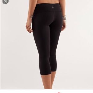 FINAL DAY SALE - Lululemon Wunder Under Cropped